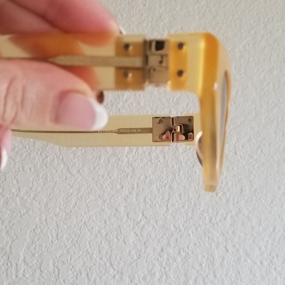 Clear yellow and gold cateye sunglasses - Picture 3 of 10